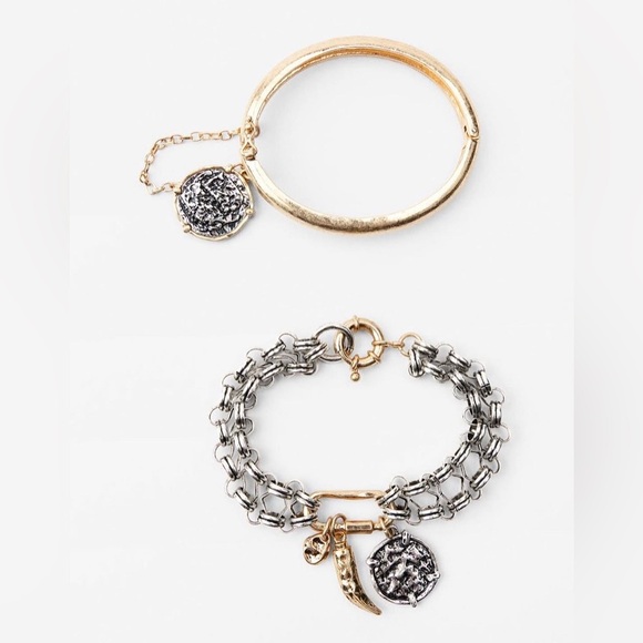🔥🔥Zara 2 pack  medallion bracelet set - Picture 1 of 3